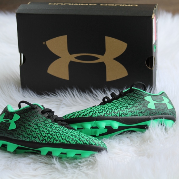 Boys Under Armour Soccer Cleats - Picture 2 of 7